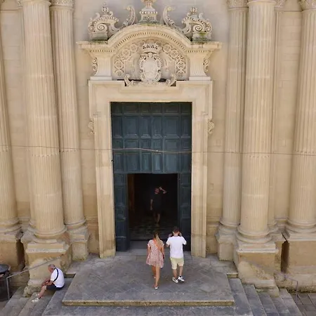 公寓 Palazzo Apostolico Orsini 莱切